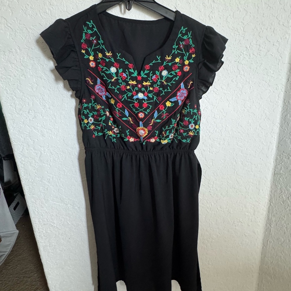SHEIN Black and Pink Flutter Sleeve Sundress